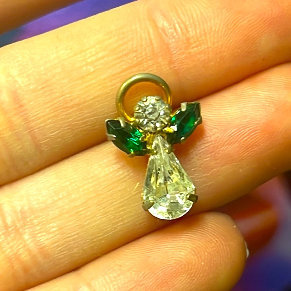 Angel pin